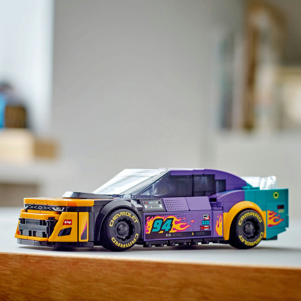 76935 Lego® Speed Champions Nascar® Next Gen Chevrolet Camaro ZL1, 328 o. цена и информация | Klotsid ja konstruktorid | hansapost.ee