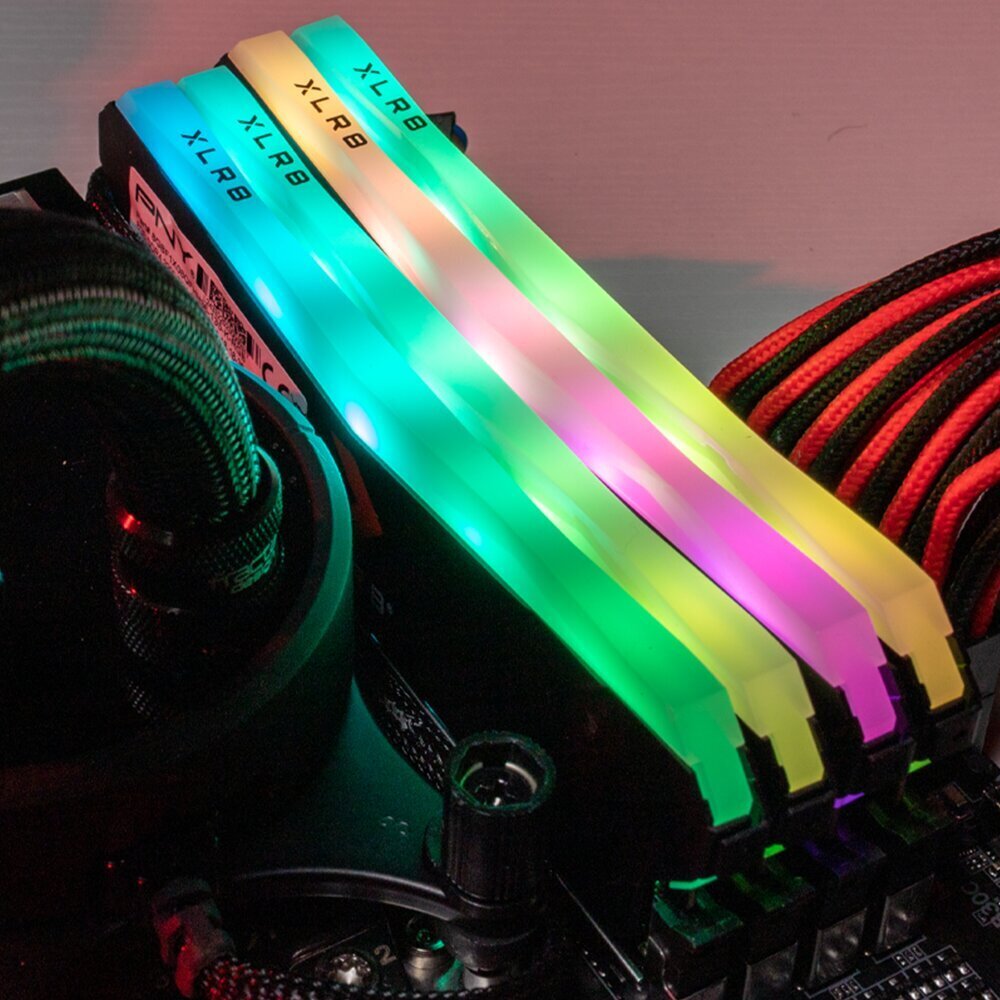 PNY XLR8 Gaming Epic-X RGB (MD16GD4320016XRGB-SI) hind ja info | Operatiivmälu | hansapost.ee