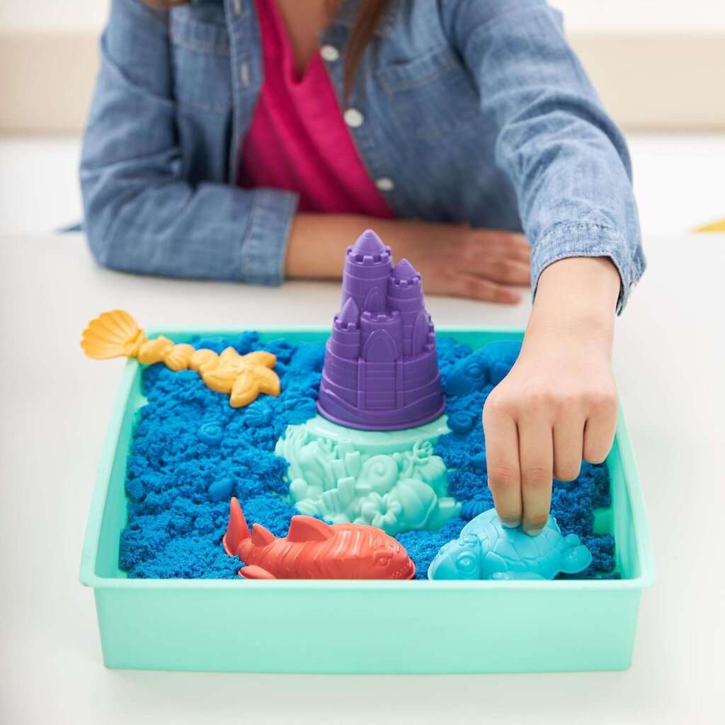 Lossikomplekt Spin Master Kinetic Sand plastikust sinine + vormide kandik цена и информация | Kunstitarbed, voolimise tarvikud | hansapost.ee