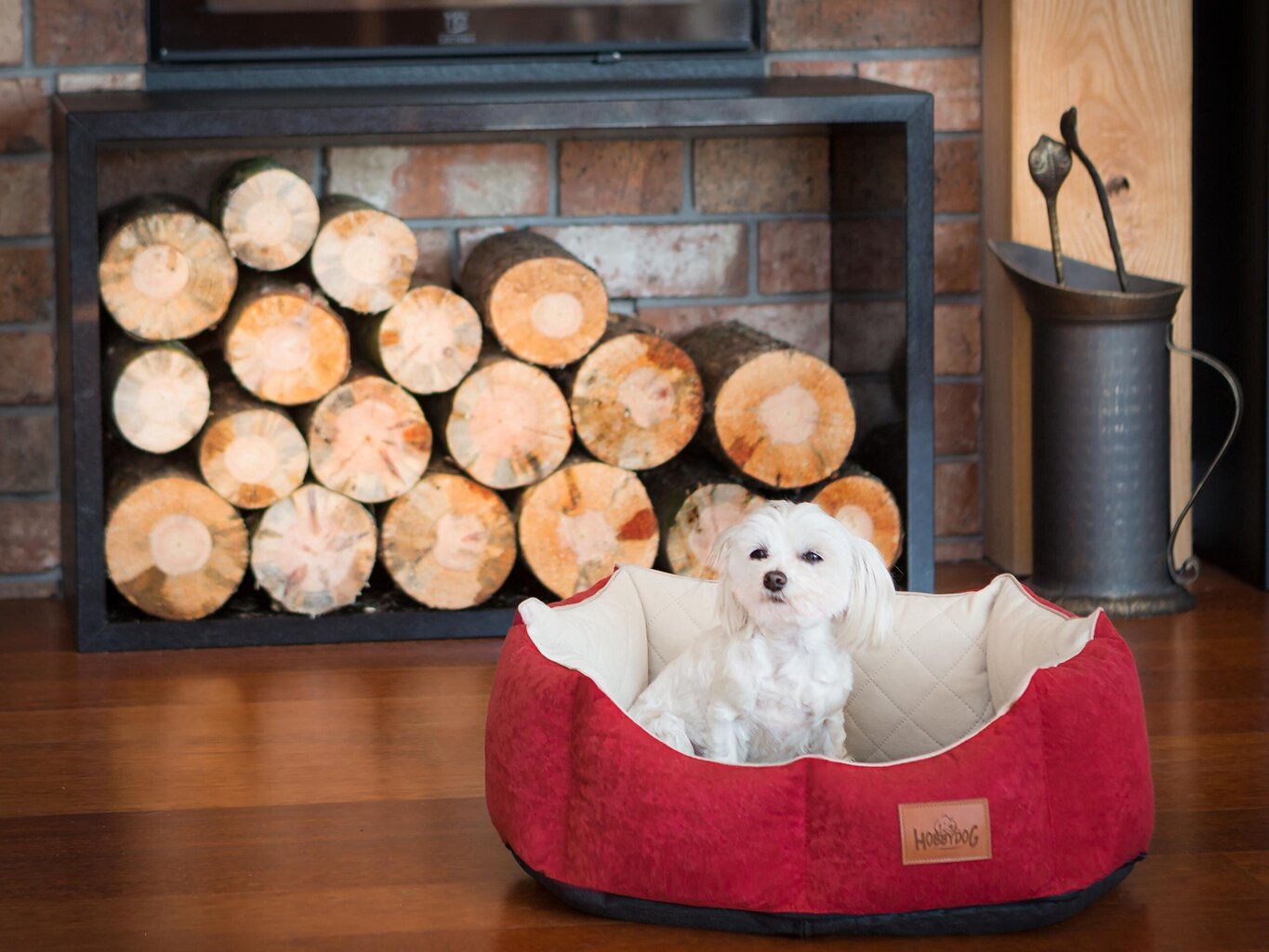 Koera pesa Hobbydog New York Premium, M, Red, 53x45 cm цена и информация | Pesad, asemed | hansapost.ee