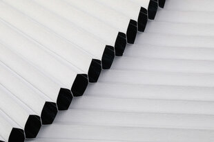 Рулонная штора на мансардное окно Velux, 114x118 см, белый B-301000 цена и информация | Рулонные шторы | hansapost.ee