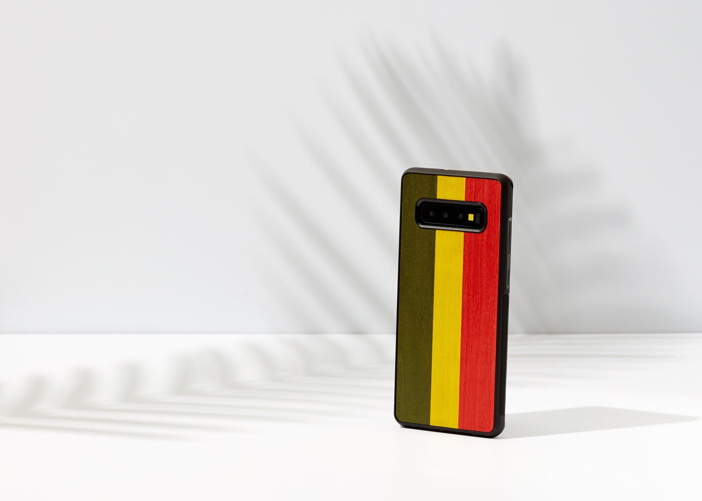 Mobiiltelefoni tagus Man&Wood sobib Samsung Galaxy S10 Plus, Reggae, Must hind ja info | Telefonide kaitsekaaned ja -ümbrised | hansapost.ee