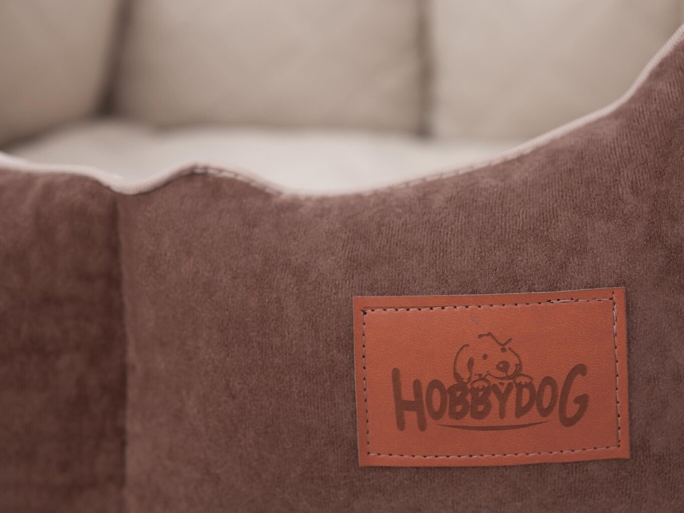 Koera pesa Hobbydog New York Premium, M, Brown, 53x45 cm цена и информация | Pesad, asemed | hansapost.ee
