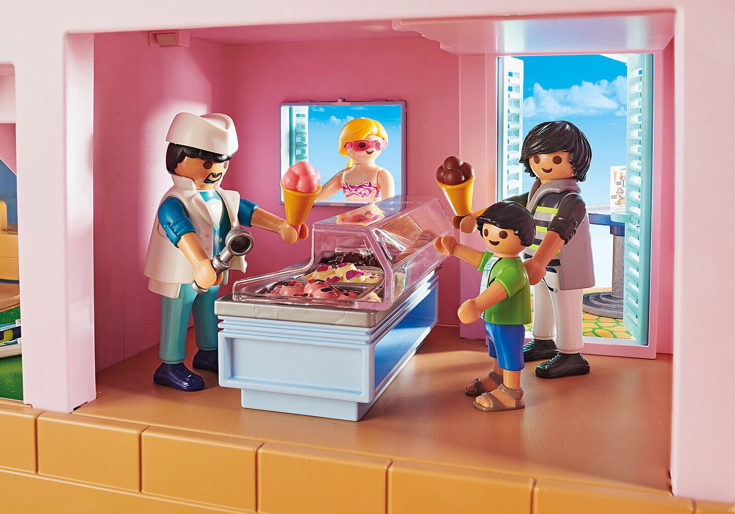 70279 Family Fun PLAYMOBIL® Rannaäärne jäätisepood цена и информация | Klotsid ja konstruktorid | hansapost.ee