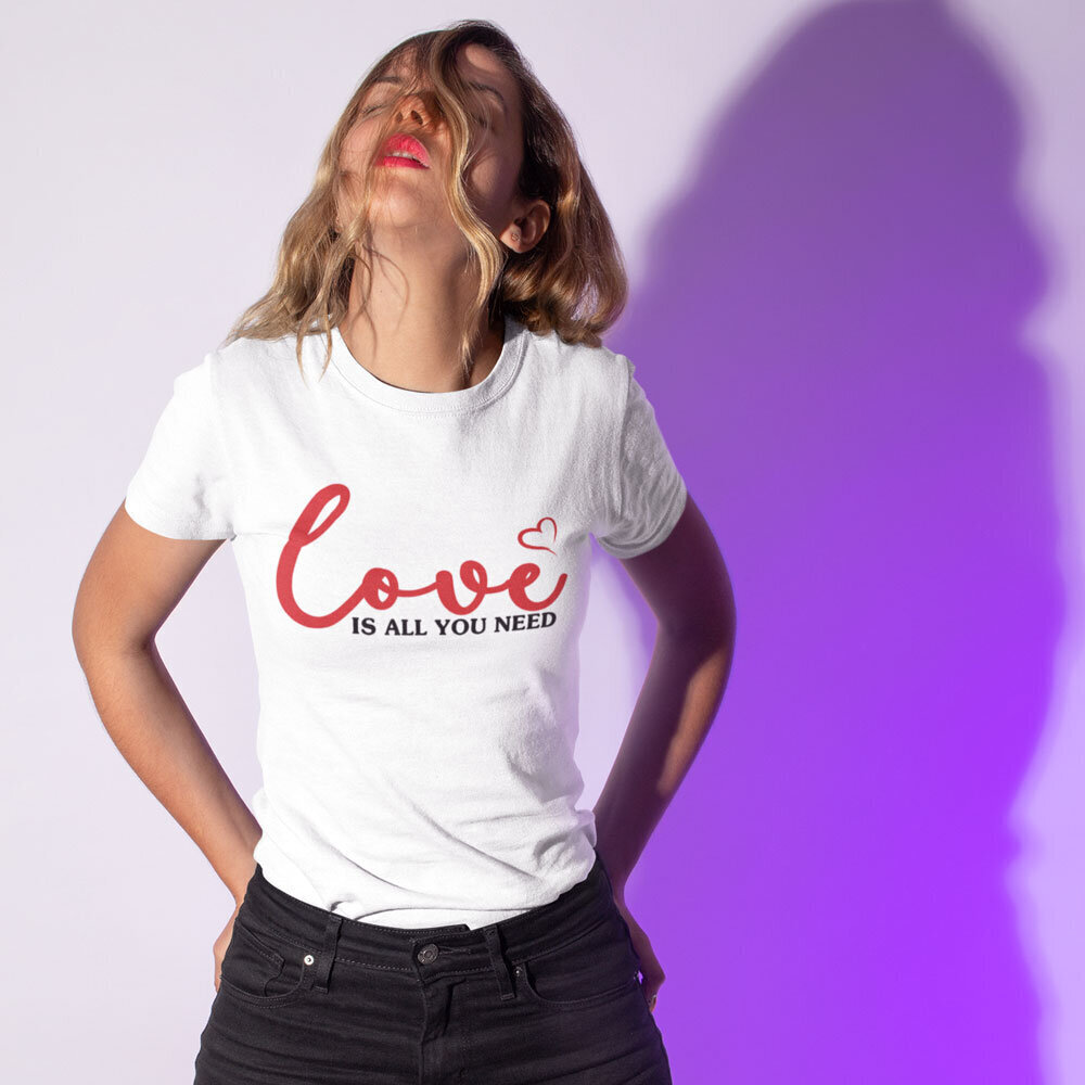 Naiste T-särk "Love is all you need" цена и информация | Disainsärgid ja t-särgid | hansapost.ee