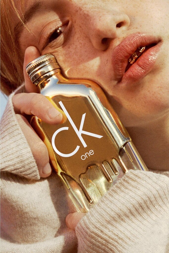 Tualettvesi Calvin Klein CK One Gold EDT meestele/naistele 50 ml цена и информация | Parfüümid naistele | hansapost.ee