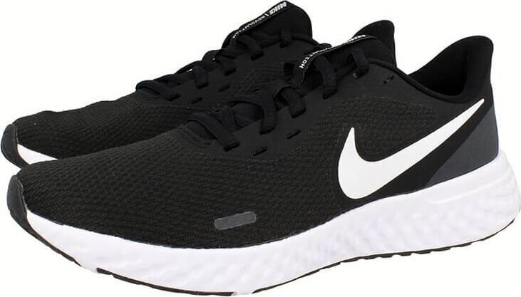 Nike Jalatsid Jooksmine Naistele Revolution 5 Black White hind ja info | Spordijalatsid ja vabaajajalatsid naistele | hansapost.ee