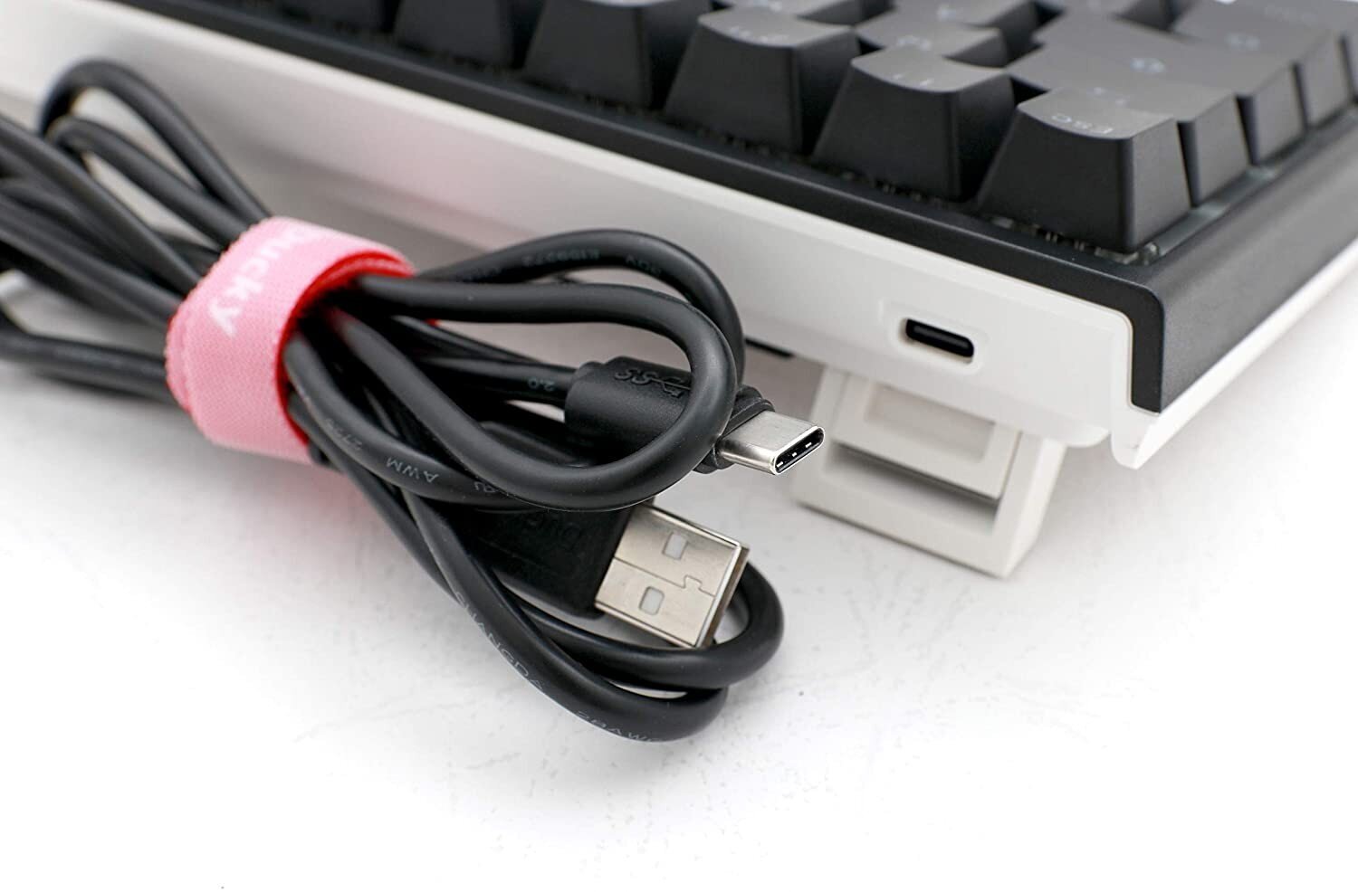 Ducky ONE 2 SF RGB US Silent-Red Switch hind ja info | Klaviatuurid | hansapost.ee