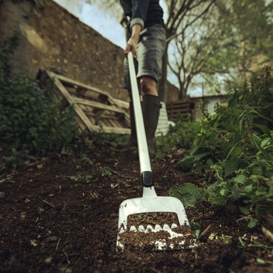 Umbrohu kõblas Fiskars Xact™ hind ja info | Aiatööriistad | hansapost.ee