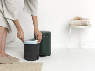 Мусорный бак Brabantia Newlcon с педалью newIcon, 5 л, цвет Pine Green цена и информация | Мусорные баки | hansapost.ee