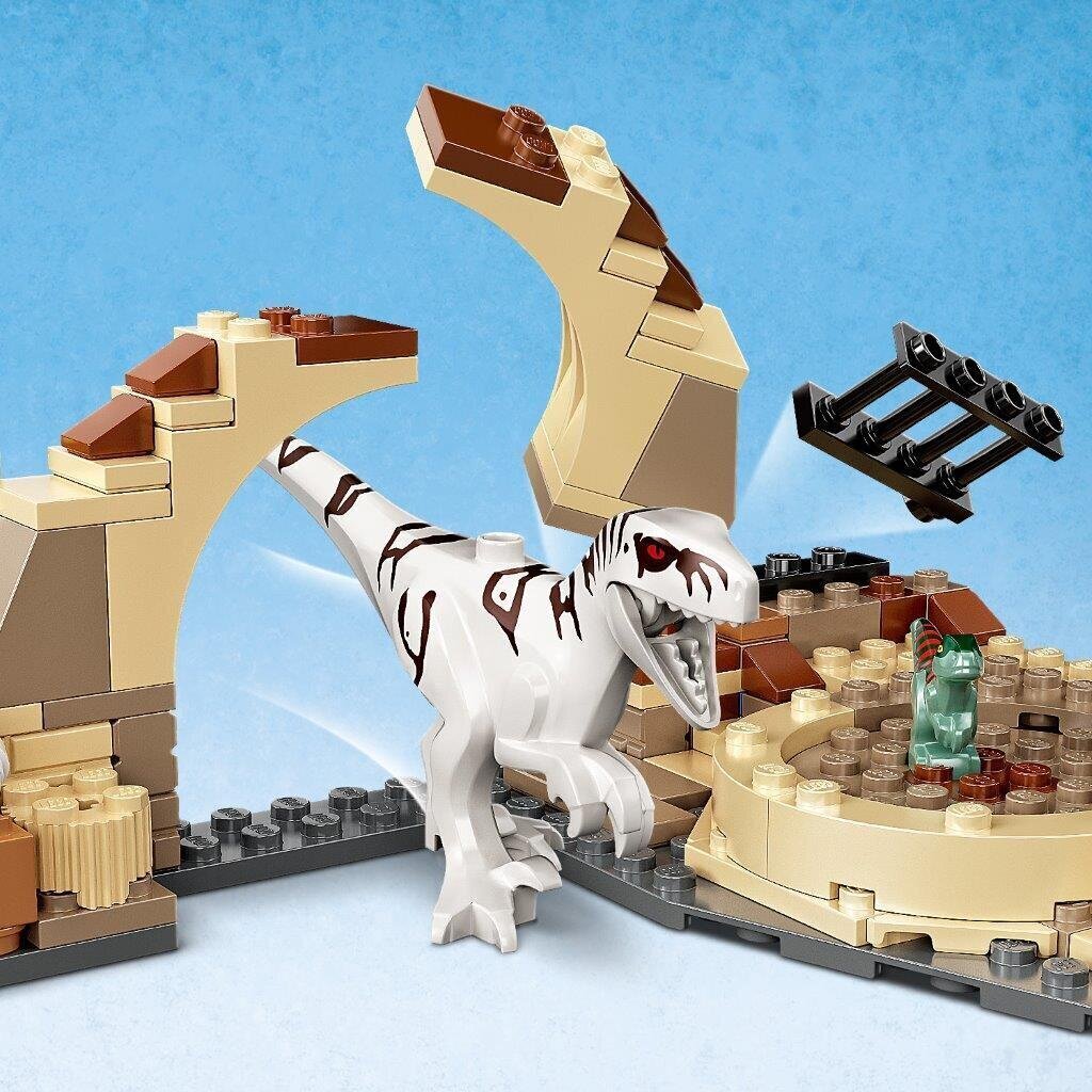 76945 LEGO® Jurassic World Dinosauruse atroraptori jälitamine mootorrattaga цена и информация | Klotsid ja konstruktorid | hansapost.ee