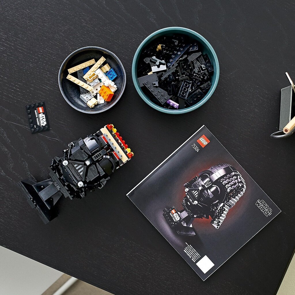 75304 LEGO® Star Wars Darth Vader kiiver цена и информация | Klotsid ja konstruktorid | hansapost.ee
