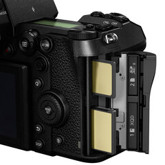 Panasonic Lumix DC-S1 + Lumix S 20-60 мм F3.5-5.6 (S-R2060) цена и информация | Цифровые фотоаппараты | hansapost.ee