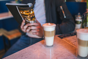 Стакан для latte Vialli Design с двойными стеклянными стенками Diva, 350 мл, 2 шт. цена и информация | Стаканы, фужеры, кувшины | hansapost.ee