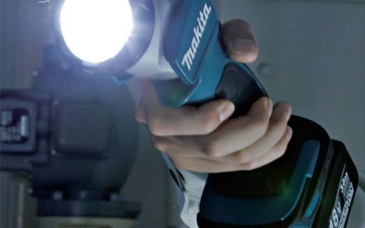 LED prožektor Makita 18V LXT цена и информация | Taskulambid, pealambid ja prožektorid | hansapost.ee