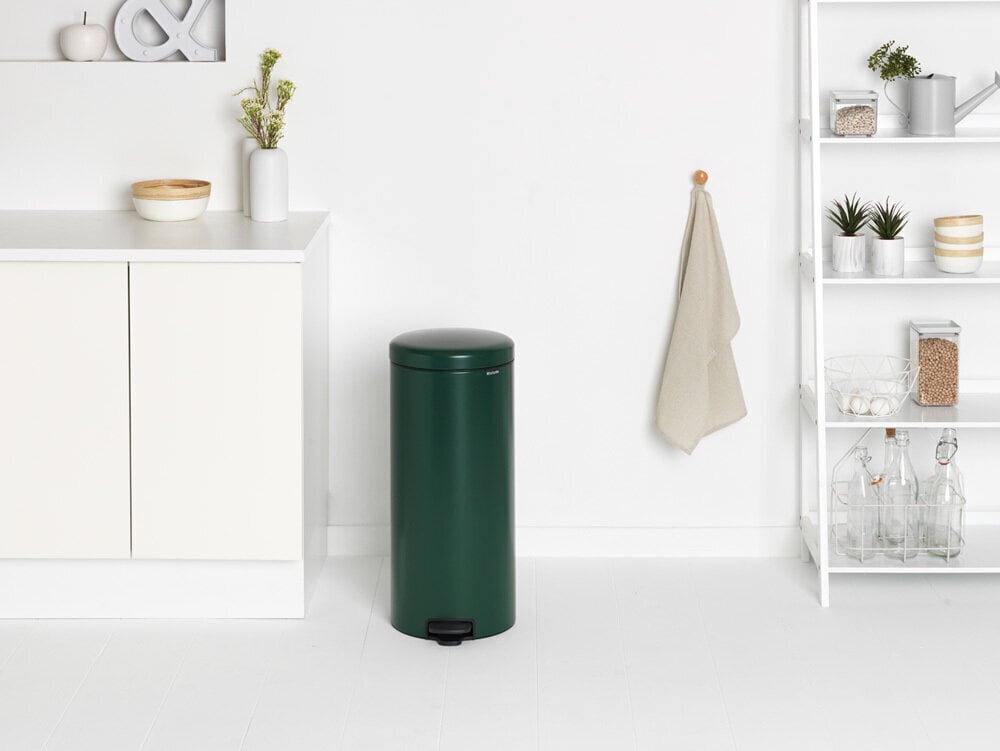 Brabantia NewIcon pedaaliga prügikast 30L, männi roheline цена и информация | Prügikastid | hansapost.ee