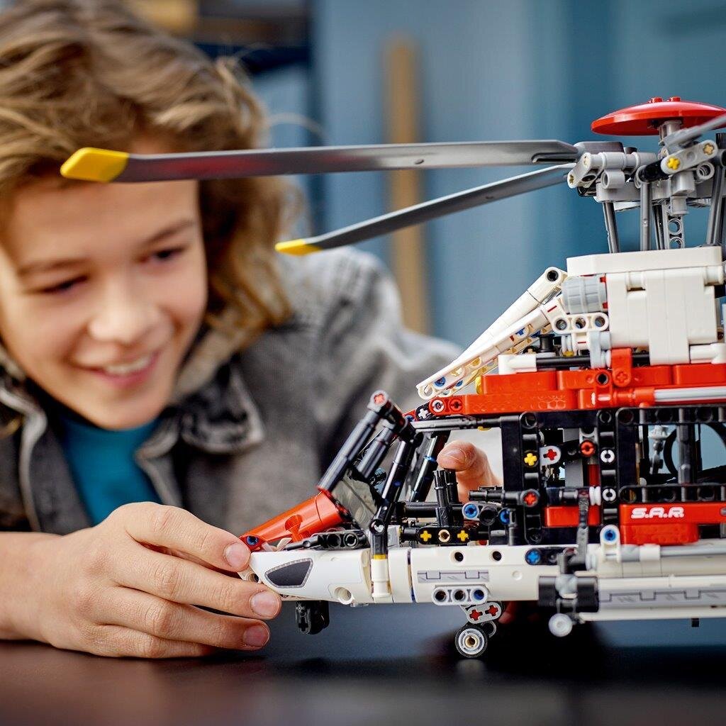 42145 LEGO® Technic„Airbus H175“ päästehelikopter цена и информация | Klotsid ja konstruktorid | hansapost.ee