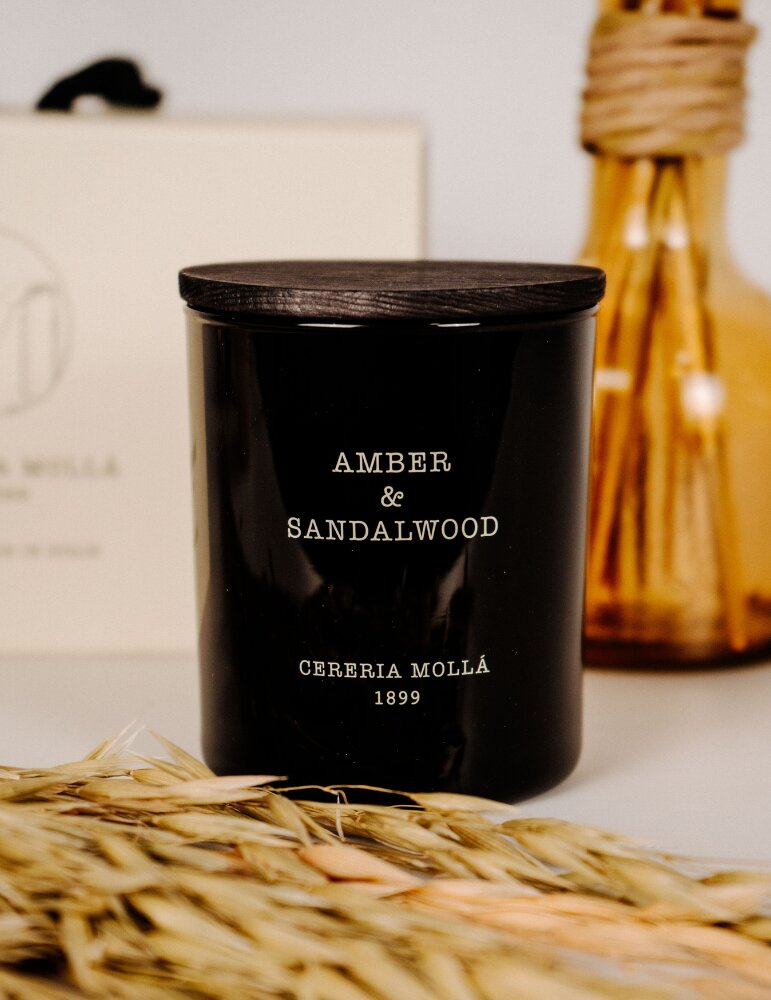 Cereria Mollá Lõhnaküünal must Amber & Sandalwood, 230 g hind ja info | Küünlad, küünlajalad | hansapost.ee