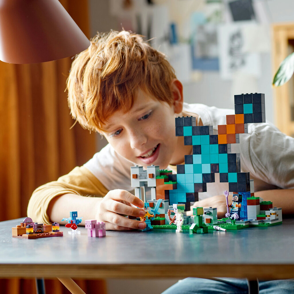 21244 LEGO® Minecraft Пост охраны меча цена | hansapost.ee