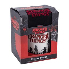 Stranger Things Logo kruus ja sokid kinkekomplekt hind ja info | Fännitooted mänguritele | hansapost.ee