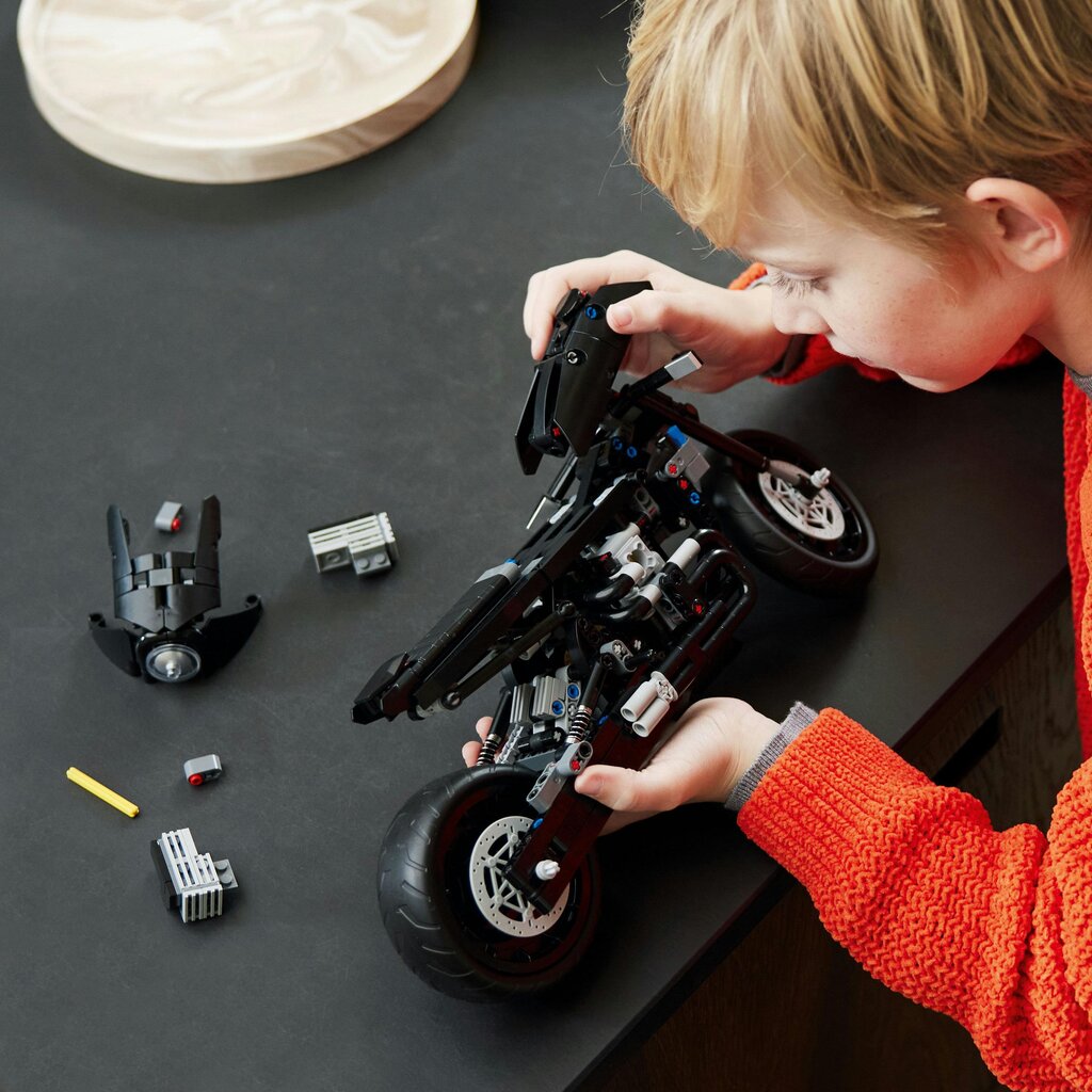 42155 LEGO® Technic THE BATMAN – BATCYCLE цена и информация | Klotsid ja konstruktorid | hansapost.ee