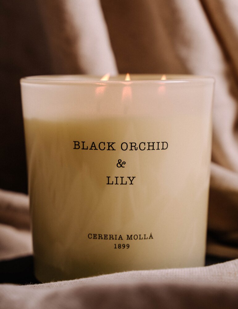 Lõhnaküünal Cereria Molla Black Orchid & Lilly, 600 g hind ja info | Küünlad, küünlajalad | hansapost.ee