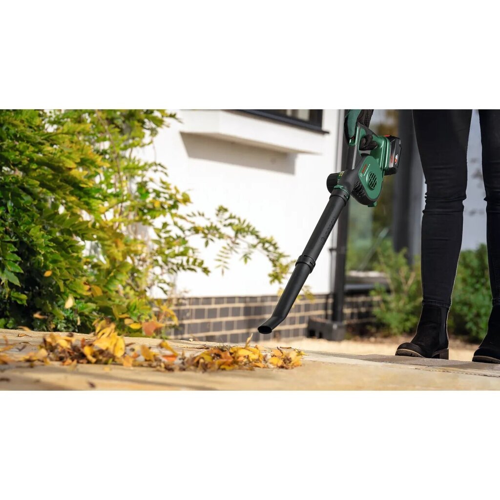 Akuga lehepuhur Bosch Universal LeafBlower 18V-130 Solo цена и информация | Lehepuhurid ja oksapurustajad | hansapost.ee