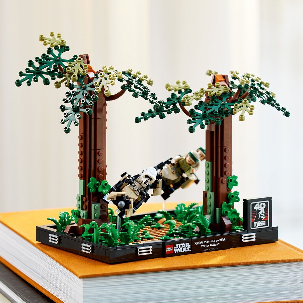 75353 LEGO® Star Wars Endor™ kiire mootorratta tagaajamise dioraama hind ja info | Klotsid ja konstruktorid | hansapost.ee