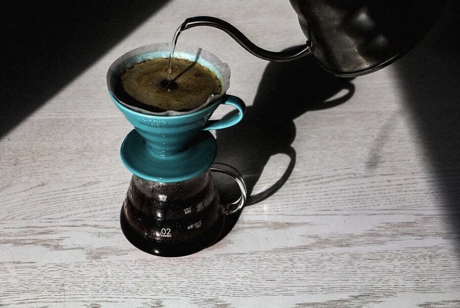 Hario V60 Dripper 02 keraamiline kohvifilter, hall цена и информация | Teekannud, kohvikannud, veekeedukannud | hansapost.ee