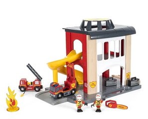 Пожарная станция Brio World 33833 цена и информация | Игрушки для мальчиков | hansapost.ee