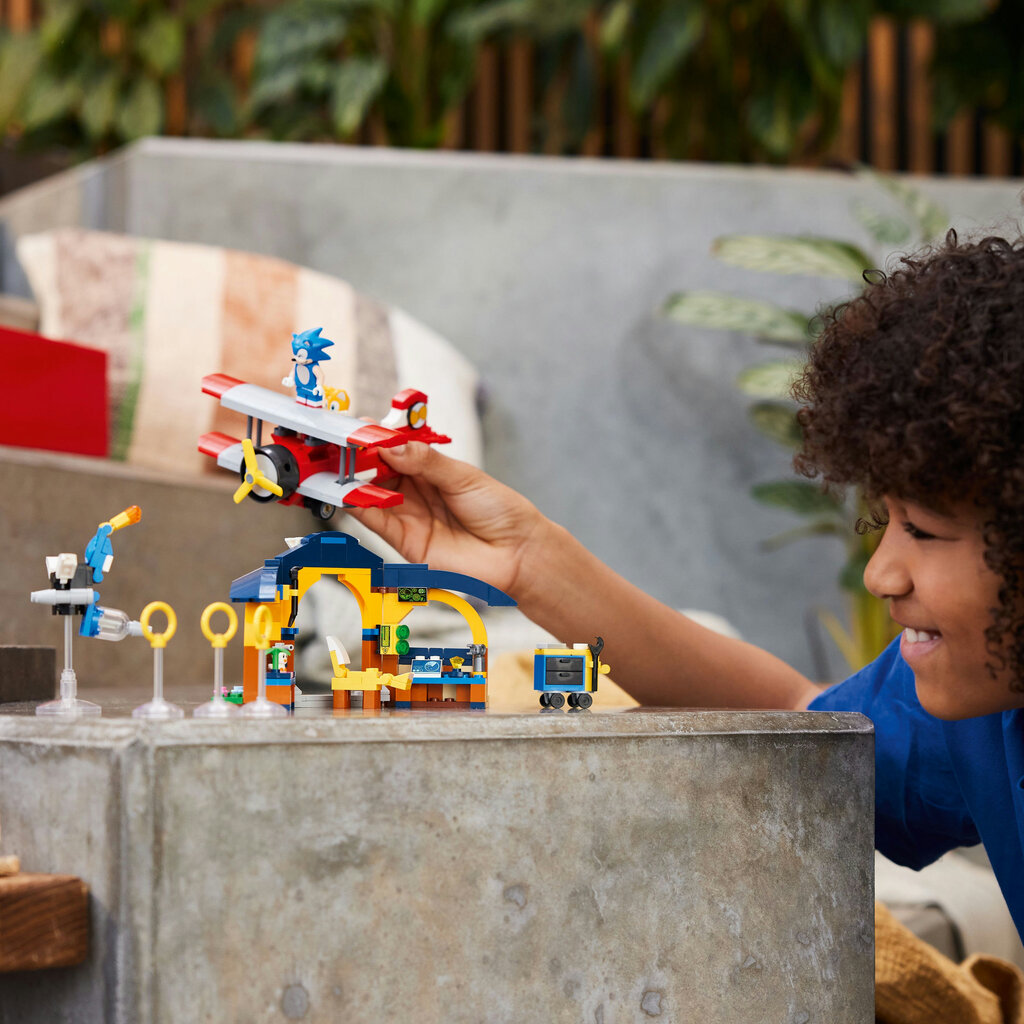76991 LEGO® Sonic the Hedgehog™ Tails’ Workshop and Tornado Plane lennukikomplekt цена и информация | Klotsid ja konstruktorid | hansapost.ee