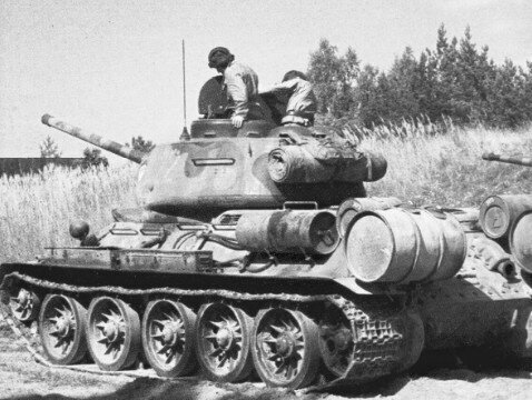 Kokkupandud mudel Italeri Tankas T 3 4/85 hind ja info | Klotsid ja konstruktorid | hansapost.ee