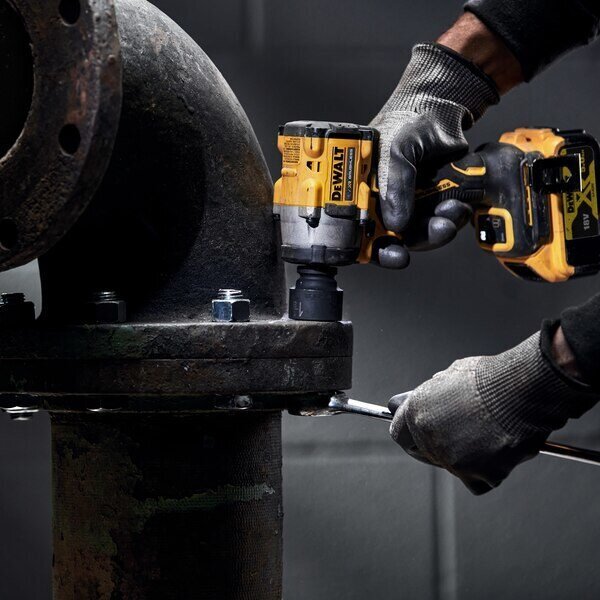 DeWalt DCF922NT-XJ mutrivõti 1/2&quot; 2500 RPM 406 N⋅m Must, kollane 415 W 18 V цена и информация | Akutrellid, puurid ja kruvikeerajad | hansapost.ee