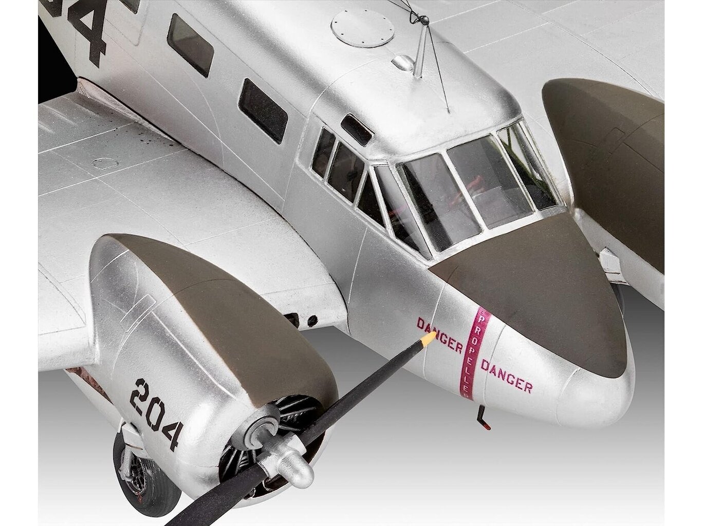 Revell - Beechcraft Model 18, 1/48, 03811 цена и информация | Klotsid ja konstruktorid | hansapost.ee