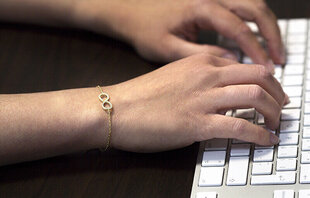 Beneto Позолоченный серебряный браслет с кристаллами AGB483 / 20-GOLD цена и информация | Женские браслеты | hansapost.ee