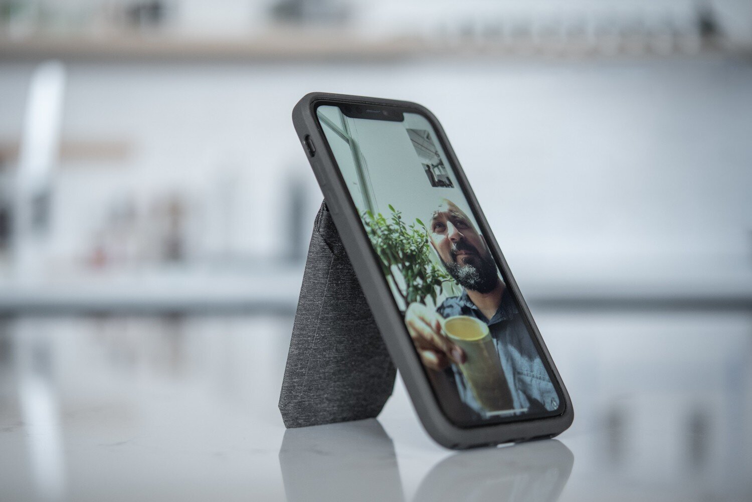 Peak Design kaardihoidik telefonile Mobile Wallet Stand, midnight цена и информация | Telefonide kaitsekaaned ja -ümbrised | hansapost.ee