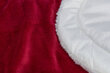 Lemmiklooma matt Trixie Xmas Nevio, 75x47 cm, valge/punane цена и информация | Pesad, asemed | hansapost.ee