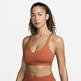 Женский тренировочный бюстгальтер Nike INDY LGT, терракотовый цвет