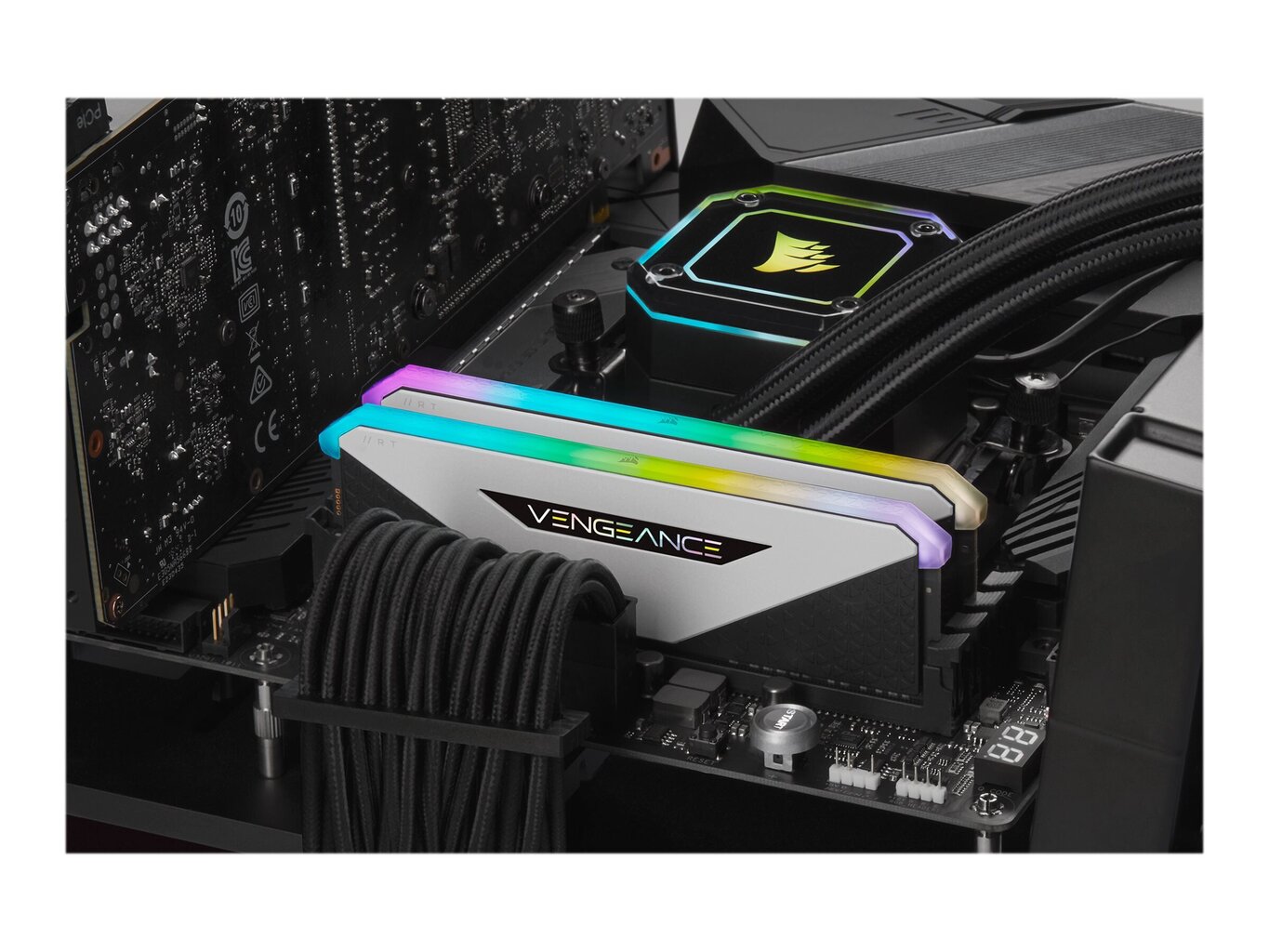 Corsair Vengeance RGB RT (CMN16GX4M2Z3600C18W) цена и информация | Operatiivmälu | hansapost.ee