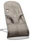 BabyBjörn lamamistool koos mänguasjaga Bliss Mesh, grey/beige hind ja info | Beebi lamamistoolid | hansapost.ee