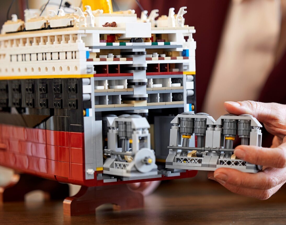 Lego® Titanic 10294 цена и информация | Klotsid ja konstruktorid | hansapost.ee